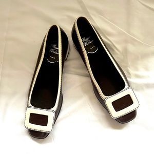 Roger Vivier Flats